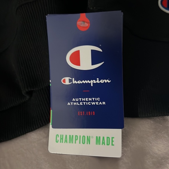 Champion - Picture 2 of 6